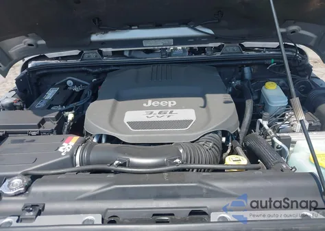 2013 Jeep Wrangler Unlimited Sahara z USA, uszkodzony, nr VIN 1C4BJWEG6DL539208